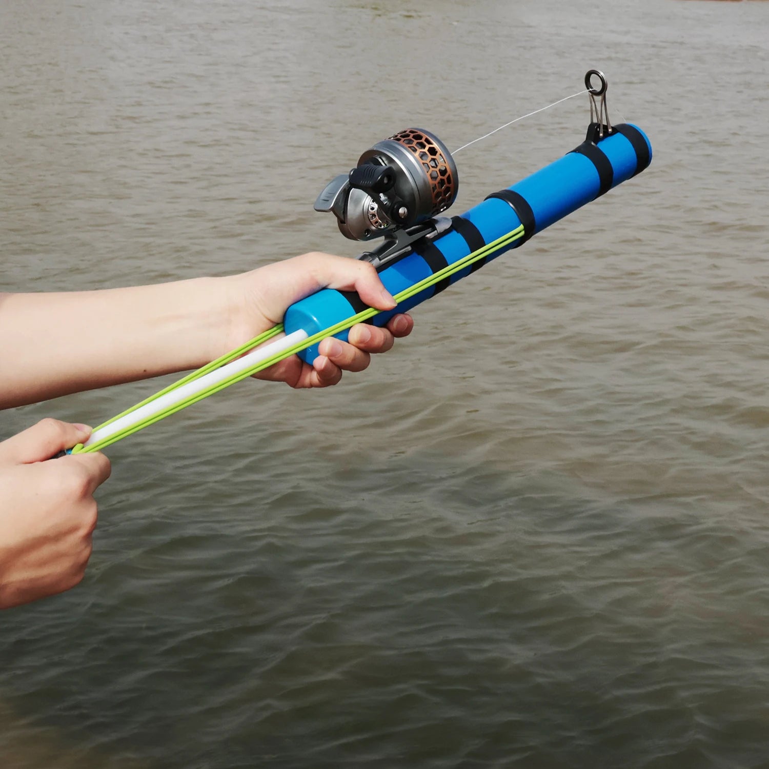 Outdoor Long-Distance Bait Casting Device, River and Lake Fishing Device, Fishing Reel Catapult, Bait Feeding Tool.