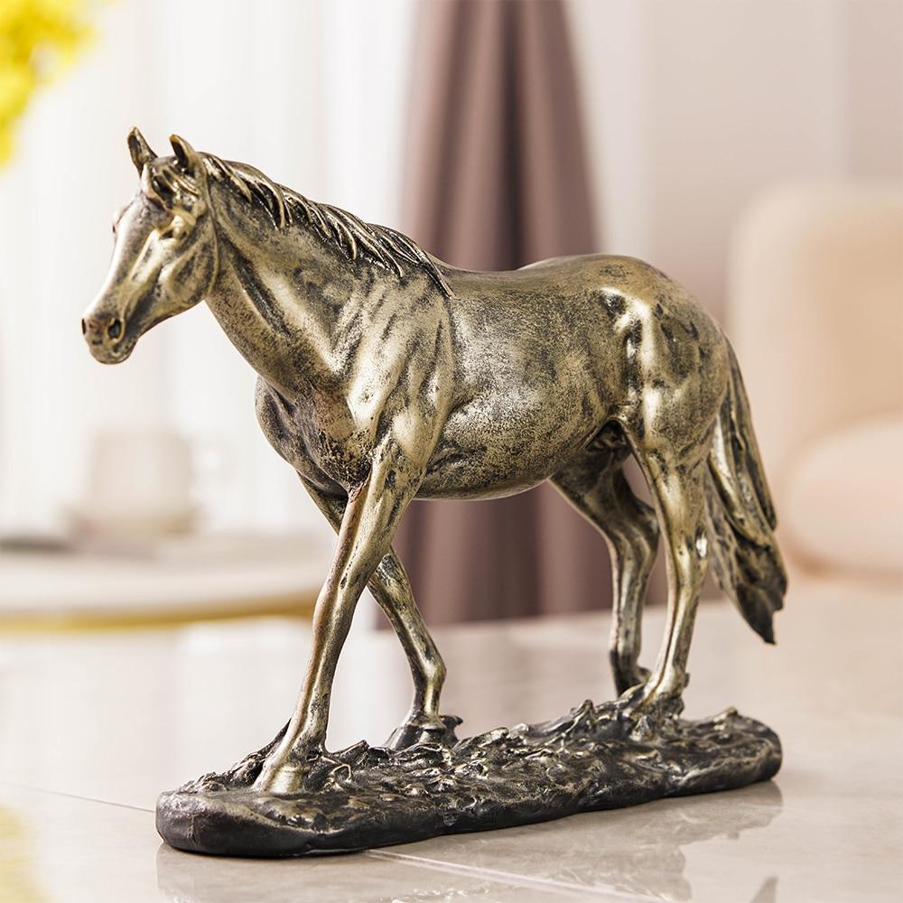 Estatueta Artesanal de Cavalo Vintage em Resina - Nannyvarie