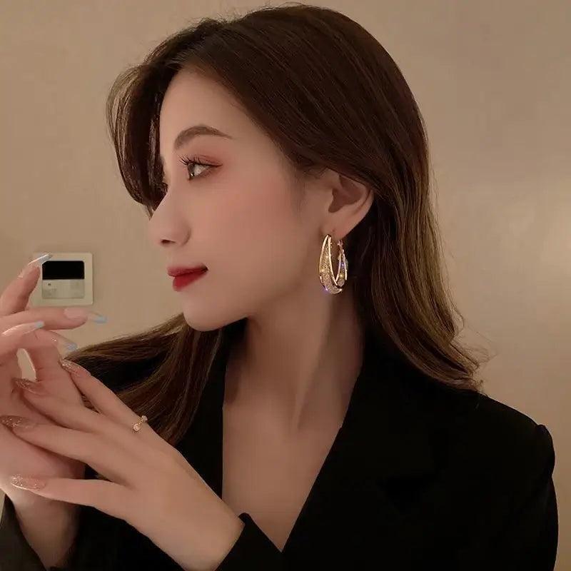 BRINCO OVAL DE LUXO COM BRILHANTES COMPRE 1 PAR LEVE 2 - Nannyvarie